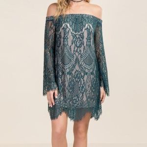 Francescas ✽ Lydia Off the Shoulder Shift Dress